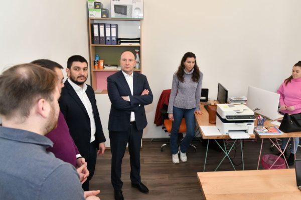 Gradonačelnik Grada Novog Sada Milana Đurića u poseti Novosadskom omladinskom forumu