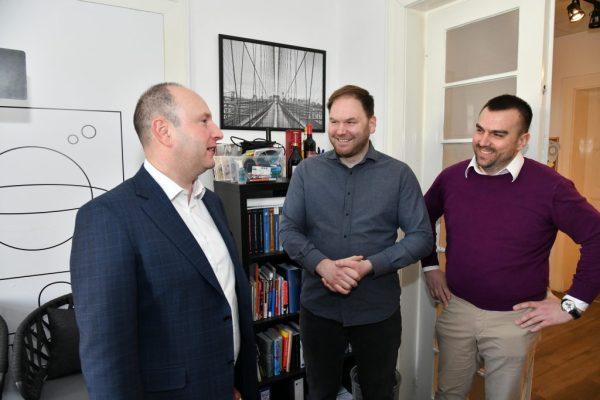 Gradonačelnik Grada Novog Sada Milana Đurića u poseti Novosadskom omladinskom forumu