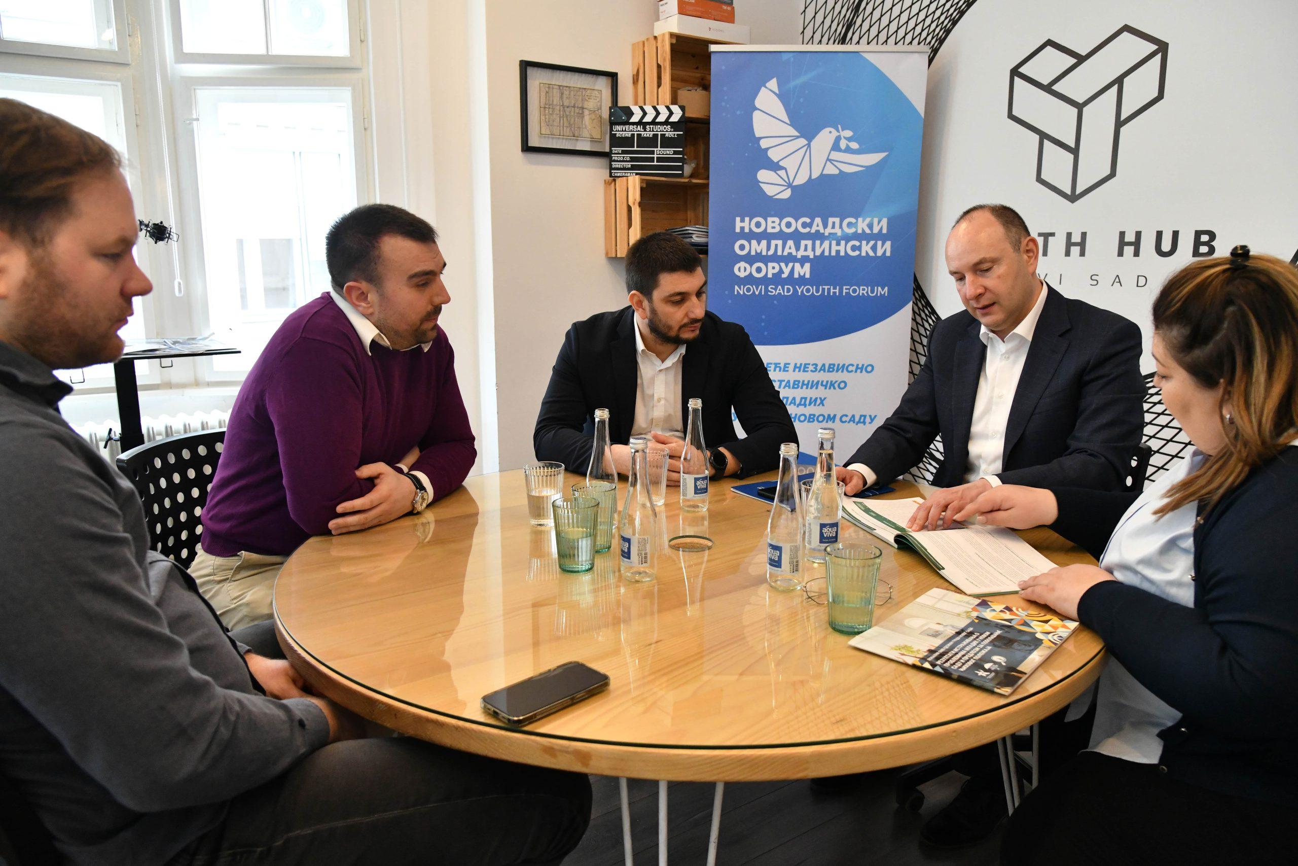 Gradonačelnik Grada Novog Sada Milan Đurić u poseti organizacijama članicama Novosadskog omladinskog foruma